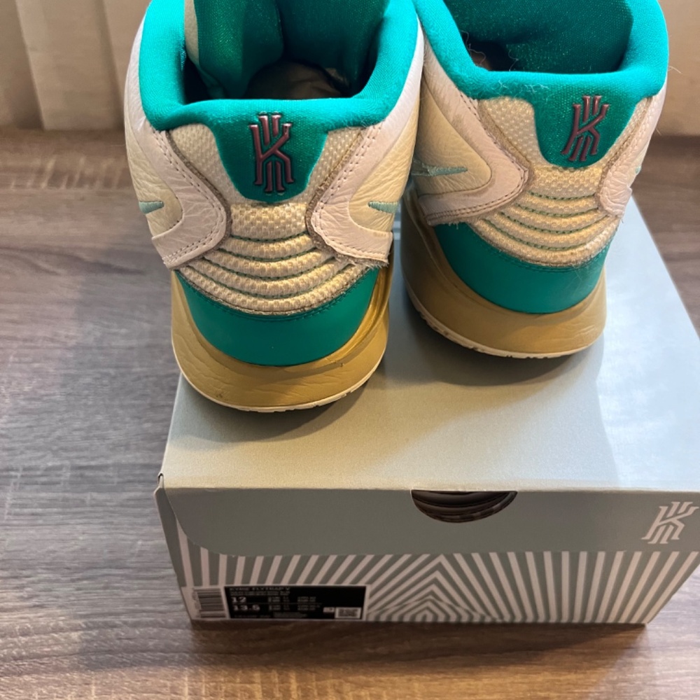 Kyrie Flytrap V - image 3